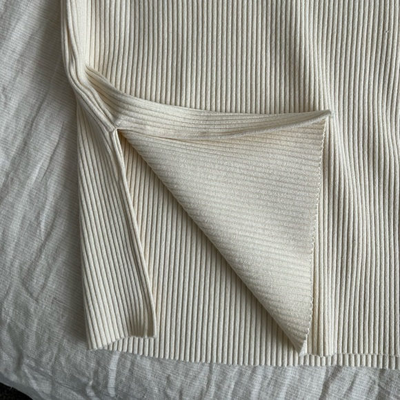 H&M Cream Ribbed Top - Picture 3 of 3